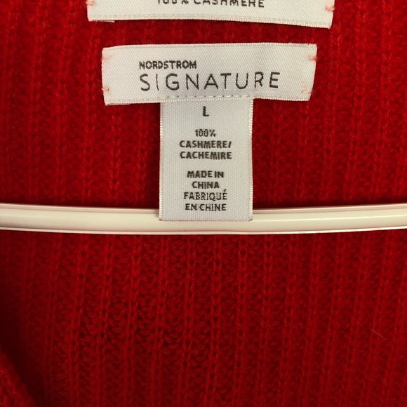 Nordstrom Signature V-Neck 100% cashmere red sweater - Picture 3 of 4